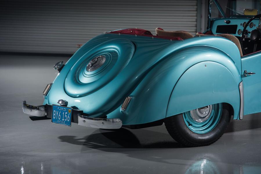 Детали экстерьера Lea-Francis 2&frac12;-Litre Sports 1949 года  (фото 19 из 40)
